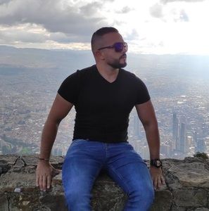 Meet your Posher, Julio